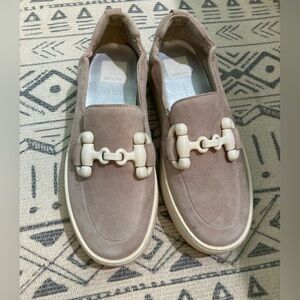 Dolce Vita Womens Andres Suede slip on loafers taupe size 7.5